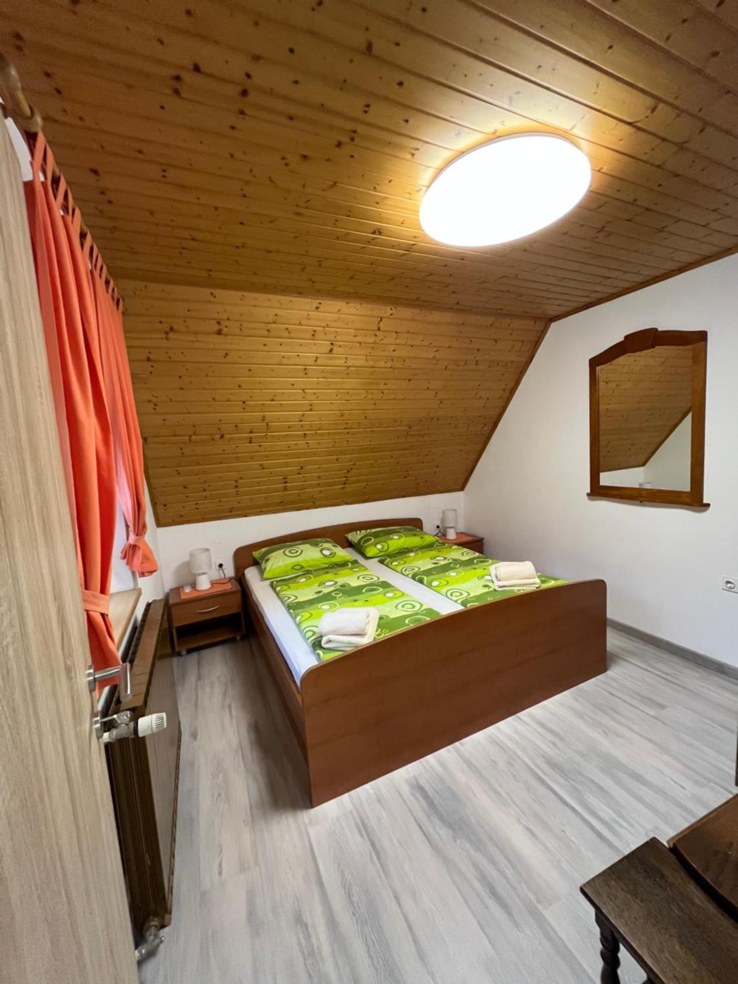 Apartmaji In Sobe Cuder Soca Room photo